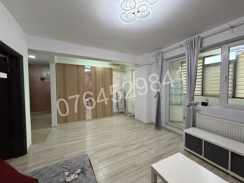 Militari Residence, Str. Ilie Petre 86, bloc 2020.